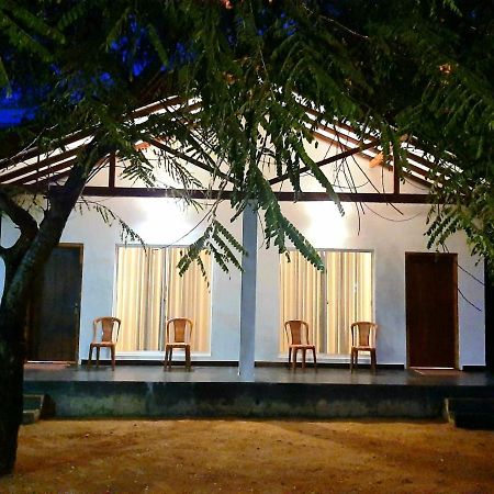 Hotel Krish nghỉ mát Kalkudah Ngoại thất bức ảnh