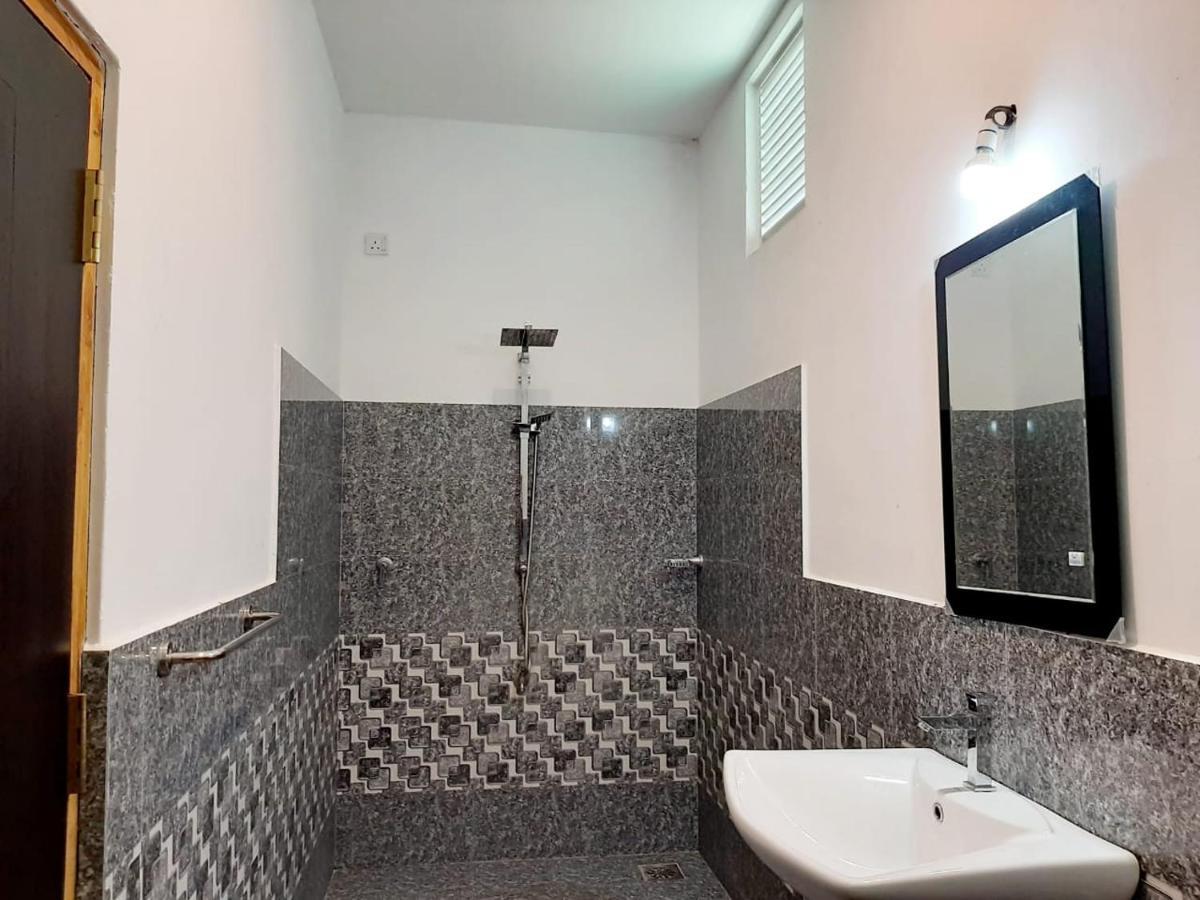 Hotel Krish nghỉ mát Kalkudah Ngoại thất bức ảnh